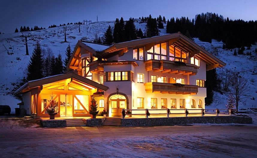Landhaus Zum Steinbock Hotel Maria Alm am Steinernen Meer Esterno foto